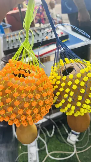 Local Maracas Small Size