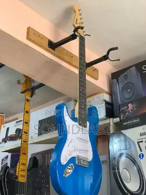 Squier Classic Vibe '60s Stratocaster HSS Electric Guitar – Lightweight Body, Vintage-Inspired Tones