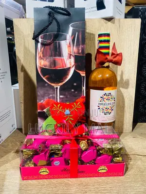 Mosketto Wine & Chocolate Gift Package – Sparkling Italian Wine with Gourmet Chocolates