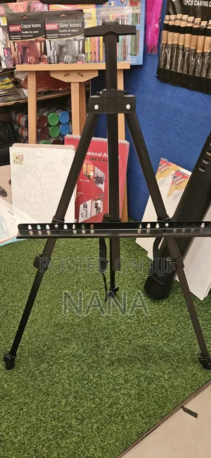 Mini Table-Top Easel Stand – Compact Wooden Easels in 30cm, 40cm & 50cm Sizes