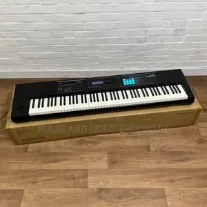 Roland Juno-d8 88-key Synthesizer(88-key Keyboard) | Polyphonic | Programmable Presets | Balanced Audio Outputs