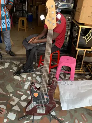 Fender Jazz Bass Passive Guitar – Offset Body, Dual Single-Coil Pickups & Slim C-Shape Neck Profile