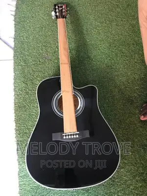 Yamaha Sleek Black Semi-Acoustic Guitar 6strings