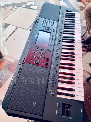 Yamaha PSR-SX700 61-Key Arranger Workstation Keyboard – 905 Voices, Premium Drum Voices & USB Audio