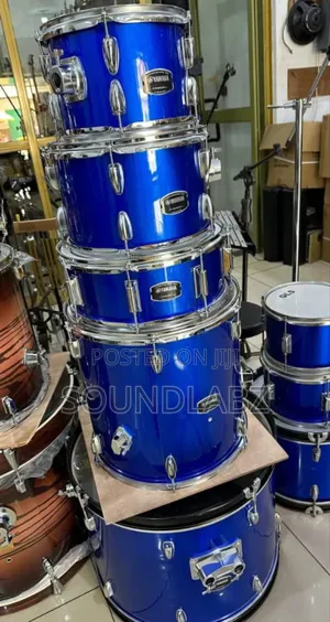 Yamaha Turquoise 5-Piece Acoustic Drum Set – Bass Drum, Toms, Snare, Hi-Hat & Hardware Included