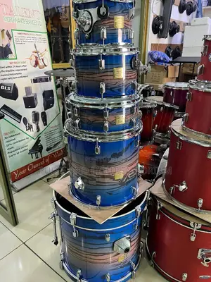 TAMA 5-Piece Acoustic Drum Set – Bass Drum, Toms, Snare, Hi-Hat & Hardware Included