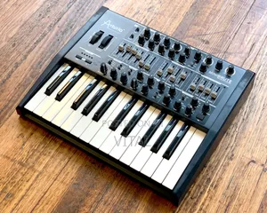Arturia Minibrute Synthesizer