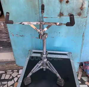 Heavy-Duty Snare Drum Stand – Adjustable Height, Double-Braced Tripod Base for Stage & Studio Use