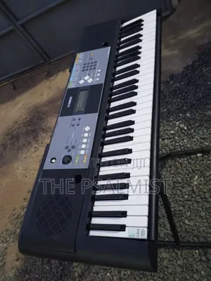 Yamaha PSR E 233 With an Adapter