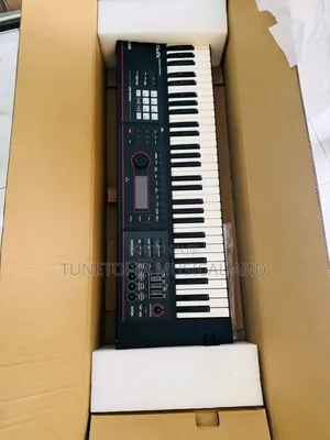 Roland XPS-30 61-Key Expandable Synthesizer Keyboard – 1400+ Patches, 35 Drum Kits & Velocity-Sensitive Keys