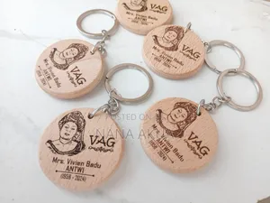 Customized Wooden Keyholder Souvenir – Engraved Wood Keyring for Events & Gifting