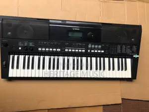 Yamaha PSR-E433 61-Key Touch-Sensitive Portable Keyboard – 574 Voices, 165 Styles & Dual/Split Functions