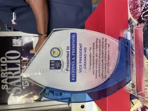 Golden Crystal Award Plaque – Gold-Accented Glass Plaque with Custom Engraving for Events