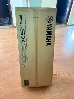 Yamaha PSR-SX920 61-Key Professional Arranger Workstation – 1019 Voices, Color Touchscreen & Vocal Harmony