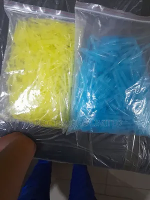 Micropipette Tips | 0–1000μL | Universal Fit | Low-Retention | Sterile | Pipette Compatible