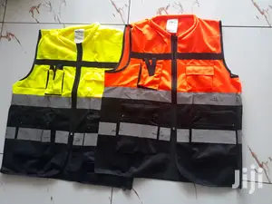 Heavy Duty Reflective Vest With Pockets | ANSI/ISEA Class 2 | 2-Inch Reflective Strips | Zip Closure | Multiple Pockets | EN 471