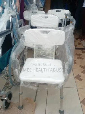 Shower Seat | Height-Adjustable | Non-Slip Feet | Padded | Armrest & Backrest | Elderly Use