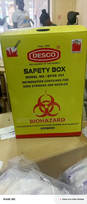 Safety Box or Container 10l | Biohazard-Rated | Needle-Proof | Lockable | 10–15L | Sharps Disposal Grade