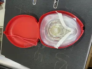 CPR Mask or Pocket Mask | Barrier Protection | One-Way Valve | Pocket-Sized | Adult & Pediatric | Emergency CPR