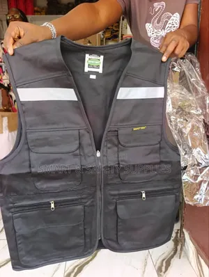 Black Media Vest | Media Identification Vest | Multiple Pockets | Lightweight | Press & Event Grade