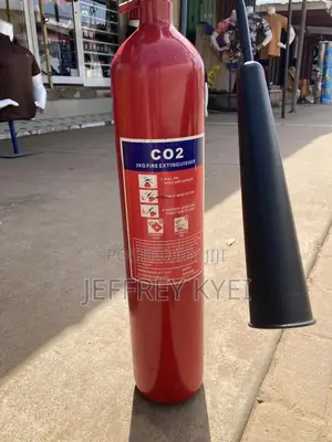 CO2 Fire Extinguisher (3kg) | CO2 Gas | Non-Conductive | Class B & C | Electrical Fires | EN 3 / BS EN Certified