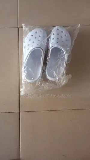 Medical Scrubs Shoes | Anti-Slip | Easy-Clean | Breathable | Professional | Hospital OR & Lab Grade