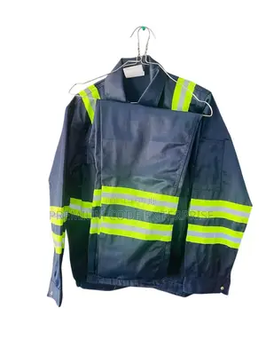 Polycotton Safety Coverall Set –Protective Workwear For Industrial Use