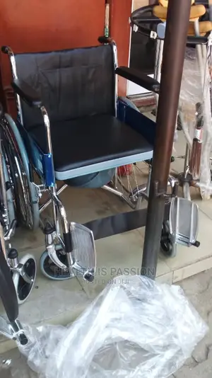 Shot Back Commode Wheel Chair, With Chamber Port | 3-in-1 | Removable Commode | Foldable | Padded Seat | Hospital & Home Use