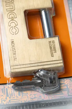 Heavy-Duty 90mm Brass Block Padlock – High-Security Gate & Storage Lock