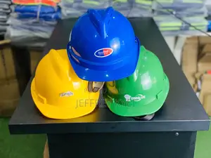 Unique Safety Helmet | PE Shell with Vents | 6-Point Ratchet Suspension | Chin Strap | ANSI Z89.1 / EN 397