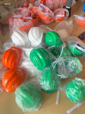 Surface Helmet | PE Shell with Vents | 6-Point Ratchet Suspension | Chin Strap | ANSI Z89.1 / EN 397