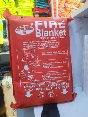 Fire Blanket | Fibreglass | BS EN 1869 | 1m×1m / 1.2×1.8m | Kitchen & Clothing Fires | Smothers Fast