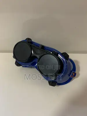 WSG3811 Welding Goggles – Flip-Up Lens, Shade 8, Indirect Ventilation Eye Protection