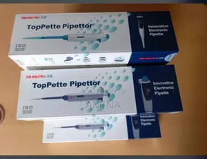 Micro Pippete | 10–1000μL | Adjustable | Autoclavable | Accurate | Lab & Clinical Use