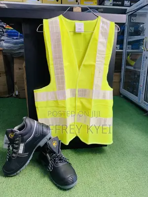 High Reflective Vest | ANSI/ISEA Class 2 | 2-Inch Reflective Strips | Zip Closure | Multiple Pockets | EN 471