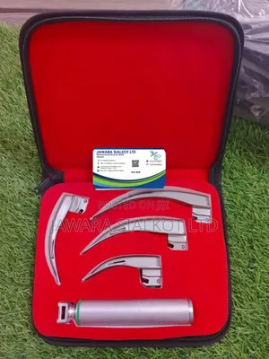 Fiber Optic Macintosh Layrngoscope Set With 4 Blades