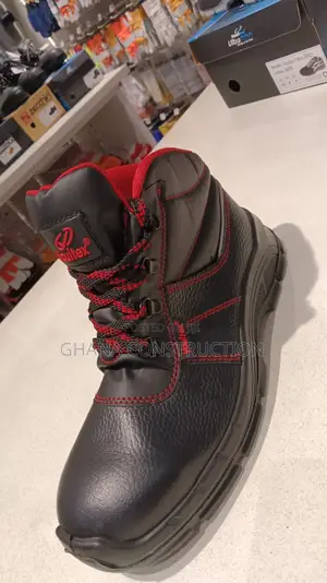 Premium Steel Toe Industrial Safety Boot – Modern Sleek Design for Site Workers