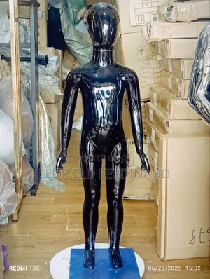 Faceless Black Kid Manikins