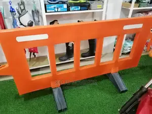 Plastic Road Barricade Stand | HDPE | UV-Stabilised | Reflective | Interlocking Panels | Traffic & Site Safety