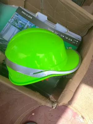 Safety Helmet With Reflectors | PE Shell with Vents | 6-Point Ratchet Suspension | Chin Strap | ANSI Z89.1 / EN 397