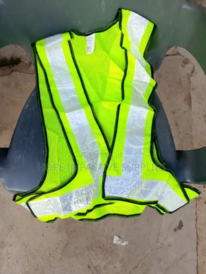Harbour Reflective Vest - Net | ANSI/ISEA Class 2 | 2-Inch Reflective Strips | Zip Closure | Multiple Pockets | EN 471