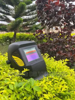Auto Darkening Welding Helmet | Auto-Darkening DIN 9-13 | 2 Arc Sensors | Large Viewing Area | UV/IR Protected | EN 175