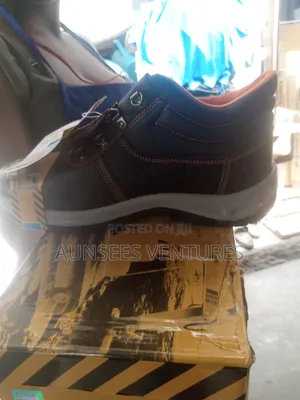Safety Boot | Steel Toe | Anti-Slip Sole | Leather/Suede Upper | Anti-Static | EN ISO 20345 S1P/S3