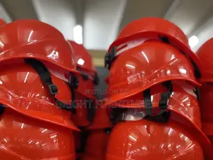 Quality Safety Helmet ⛑ | PE Shell with Vents | 8-Point Ratchet Suspension | Chin Strap | 330g | EN 397 Certified