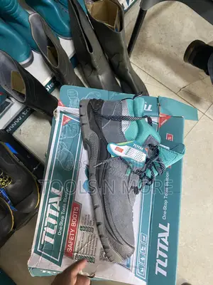 Total Cotton Safety Boots | TOTAL | Steel Toe SB | Split Leather | Dual-PU Outsole | Metal Cap | Sizes 39-46 | EN ISO 20345