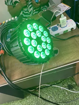 18 Par Led Stage Light | RGBW 4-in-1 LEDs | DMX512 | Sound-Activated | Aluminium Housing | Stage & DJ Grade