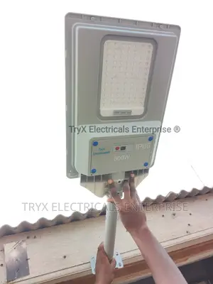 800W (Aurora Lens) Solar Street Light | IP65 Waterproof | Motion Sensor | Remote Control | All-in-One Design | Lithium Battery | Solar Grade