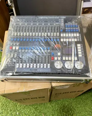 Kingkong Dmx 1024 Stage Light Controller With Case | DMX512 | 192–1024 Channels | Multiple Scene Memory | Universal Fixture Compatible | Stage & DJ Grade