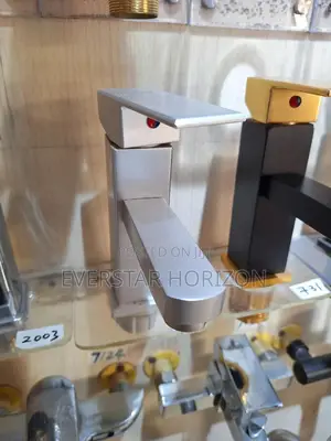 Square Basin Tap Single Handle Hot and Cold Faucet Mixer