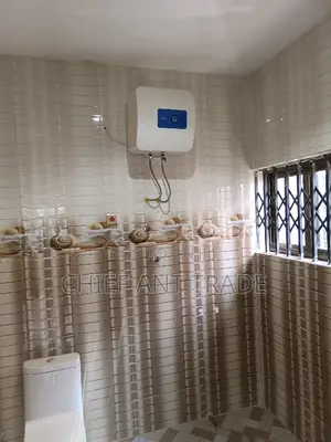 Ariston Water Heater. 10 Liters